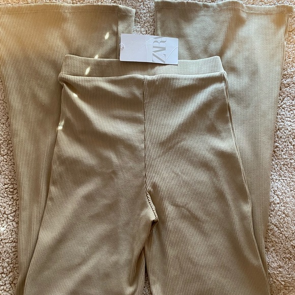 ✨SOLD✨ZARA- Flare Ribbed Pants, SIZE: M - Picture 4 of 5